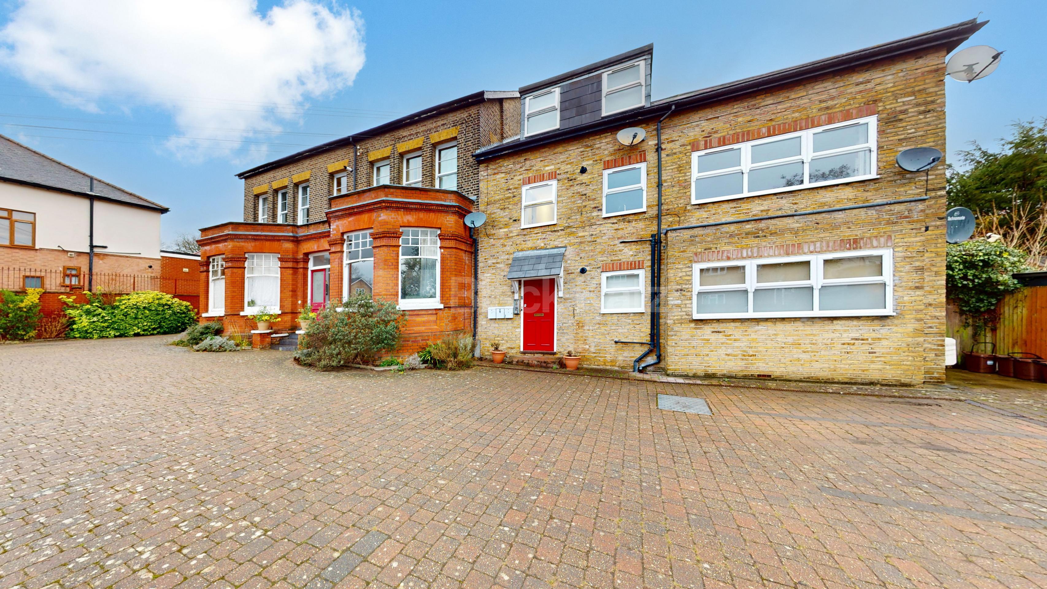Two Bedroom First Floor Flat in Conversion, New Barnet, mins to tube & shops! Bulwer Road, New Barnet EN5